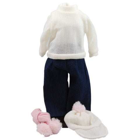 JEANS AND SWEATER OUTFIT